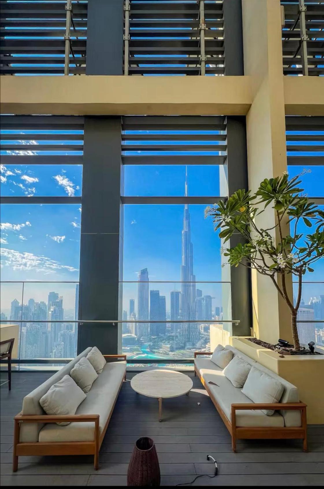 Burj Royale Lux 2-bedroom With The Burj Khalifa View شقة دبي
